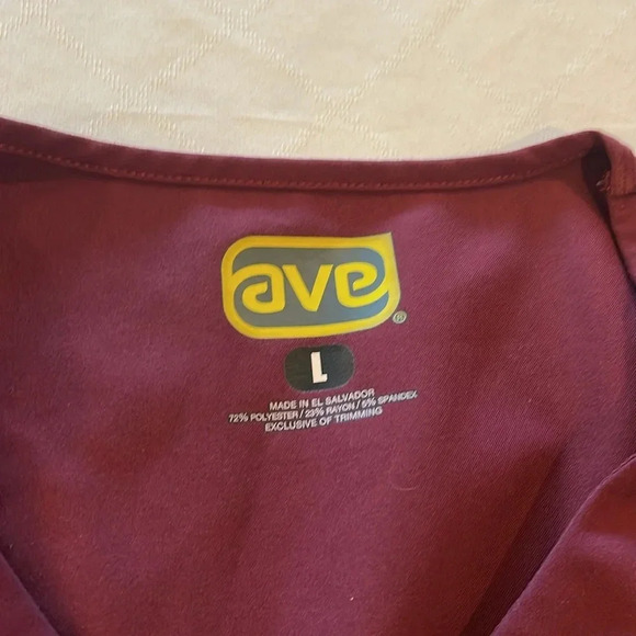 AVE women’s scrub top maroon large‎ EUC - Picture 2 of 3